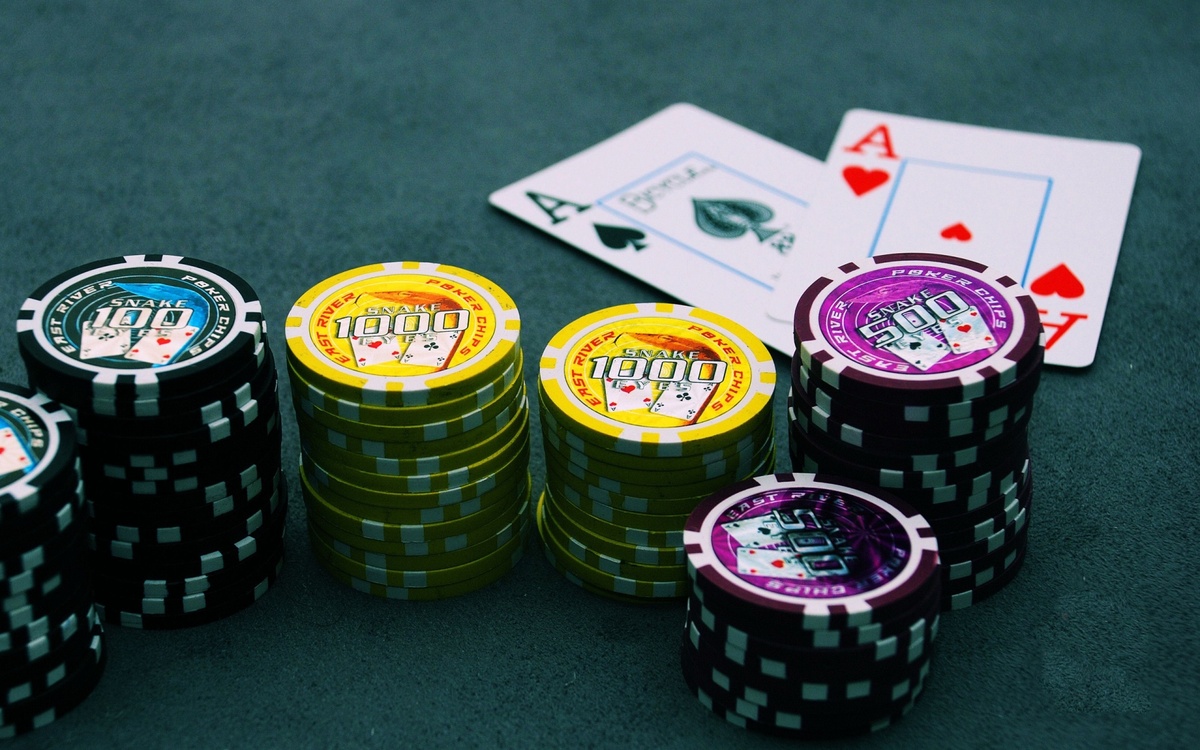 Spinson Casino کھلاڑیوں کے لیے لائیو کیسینو سیکشن